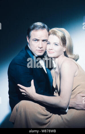 angie dickinson, marlon brando, the chase, 1966 Stock Photo