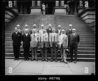 with Chief of Staff. Corps Area Commanders and Division Commanders of the United States Army met with the Chief of Staff Maj. Gen. Charles P. Summerall, at the War Department in Washington today to discuss subjects of current interest to the military establishment. In the group, left to right: (front row) Maj. Gen. Douglas MacArthur, 3rd Corps Area Commander; Maj. Gen. William Lassiter, Commanding 6th Corps Area; Maj. Gen. James H. McRae, Commanding second Corps Area; Maj. Gen. Charles P. Summerall, Chief of Staff; Maj. Gen. John L. Hines, Commanding 9th Corps Area; Maj. Gen. Ernest Hinds, Com Stock Photo