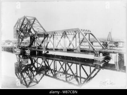 1200-ton railroad bridge over Cape Cod canal, Buzzard's Bay, Mass. Stock Photo