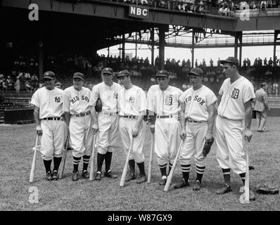 Antique photo/ baseball card of Hall of Fame player Jimmie Foxx in the  1930s Stock Photo - Alamy