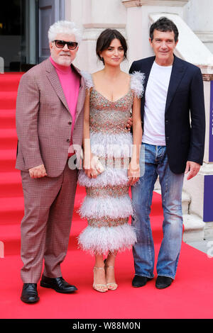 Somerset House, London, UK. 8 August 2019.  Pedro Almodóvar, Penélope Cruz and Antonio Banderas poses on the red carpet at the UK premiere of PAIN AND GLORY. Pictured:  Penelope Cruz, Antonio Banderas, Pedro Almodovar. Picture by Julie Edwards./Alamy Live News Stock Photo