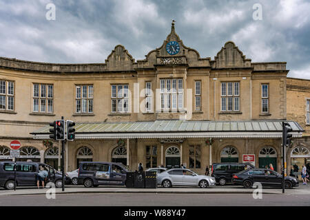 This is the exterior of Bath Spa railway station Stock Photo