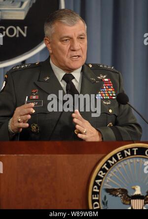 Vice Chief of Staff of the Army Gen. Richard Cody conducts a press briefing on Army future plans and ongoing military missions in the Pentagon on Dec. 19, 2007. Stock Photo