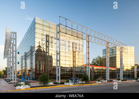 AT&T Switching Center, designed by Paul Kennon Stock Photo - Alamy