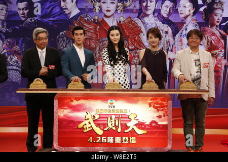 From second left) Hong Kong actor Simon Yam, Charlene Choi of Hong Kong pop  duo Twins and Hollywood action star Jean-Claude Van Damme pose on the red  Stock Photo - Alamy