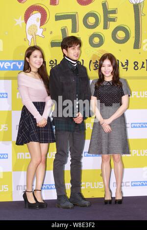 (From left) Actress Kim Yong-sun (Solar) of South Korean girl group Mamamoo, actor Yoo Seung-ho and actress Cho Hye-jung pose at a press conference fo Stock Photo