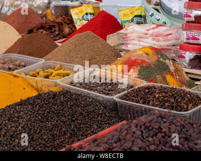Gewürze auf dem Basar, Samarkand, Usbekistan, Asien  spices, Bazaar in Samarkand, Uzbekistan, Asia Stock Photo