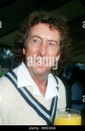 Pacific Palisades, California, USA 29th October 1994 Comedian Eric Idle attends the Cricket Aid '94 Pro/Celebrity Match to Benefit Tuesday's Child and the Sunlight Mission on October 29, 1994 at the Will Rogers State Historic Park in Pacific Palisades, California, USA. Photo by Barry King/Alamy Stock Photo Stock Photo