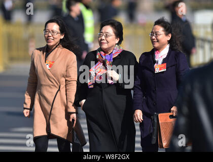 Jiang Zehui, center, younger sister of former Chinese President Jiang ...