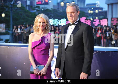 British actress Naomi Watts, left, poses on the red carpet as she arrives for the 15th Huading Award Global Performance Celebrity Satisfaction Survey Stock Photo