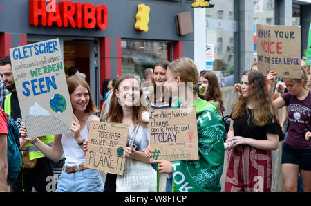 Bonn, Germany. 09th Aug, 2019. Students and citizens protest in Bonn during the 'Fridays for Future' demonstration for climate protection. The pupils also demonstrate for climate protection during the holidays. Credit: Roberto Pfeil/VM/dpa/Alamy Live News Stock Photo