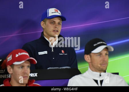 Jenson Button and Sebastian Vettel F1 - Formula One Grand Prix Suzuka ...