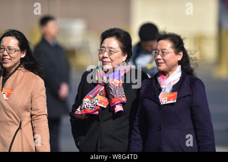 Jiang Zehui, center, younger sister of former Chinese President Jiang ...