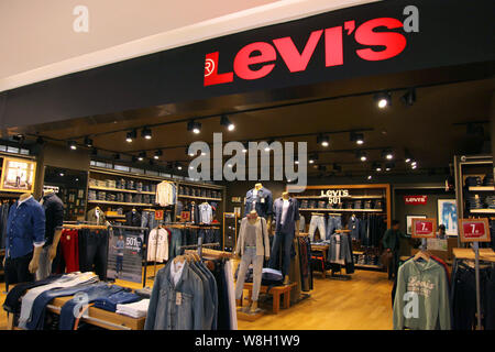 levis central mall