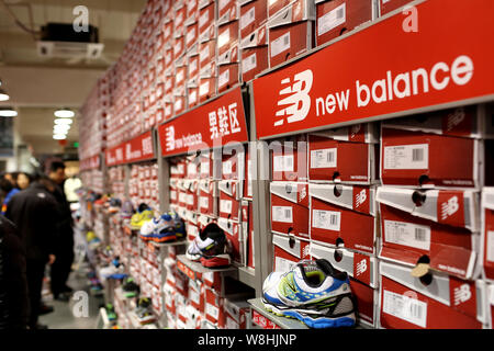 outlet mall new balance
