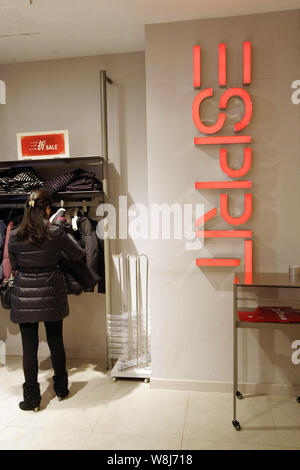Esprit Fashion Store Hong Kong Kowloon - Sim Sha Tsui - China Chinese Stock Photo - Alamy
