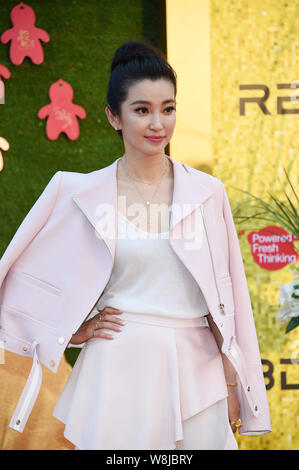 Actress Bingbing Li arrives at the premiere of 'The Ides Of March
