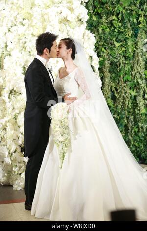 Hammomdagi yalangoch kursantlarning fotosuratlari