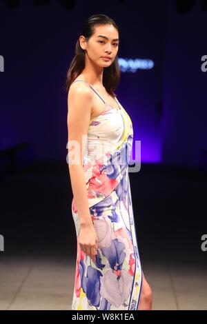 Taiwanese model Patina Lin poses during the opening ceremony of a Louis  Vuitton store in Pudong, Shanghai, China, 28 April 2010. French luxury  brand Stock Photo - Alamy