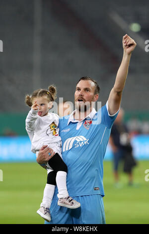 Uerdingen, Germany. 9th Aug, 2019. Kevin Grosskreutz of Uerdingen waves to the fans after the German Cup first round match between Borussia Dortmund and KFC Uerdingen 05 in Uerdingen, Germany, Aug. 9, 2019. Credit: Joachim Bywaletz/Xinhua/Alamy Live News Stock Photo