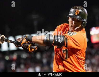 San Francisco, California. USA. 09th August, 2019. San Francisco Giants second baseman Donovan Solano (7) getting loose on deck, during a MLB game between the Philadelphia Phillies and the San Francisco Giants at Oracle Park in San Francisco, California. Valerie Shoaps/CSM Credit: Cal Sport Media/Alamy Live News Stock Photo