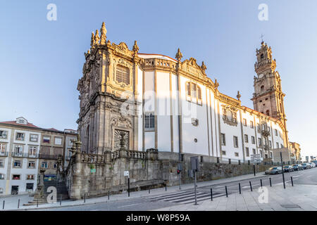 View of the beautiful baroque Church of Clerigos (Igreja dos Clerigos, in Portuguese) and iconic Clerigos Tower, one of the landmarks and symbols of O Stock Photo