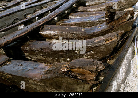 Oak frame timber in the large 500 years old ship wreck which is excavated at a building site near Koege, Denmark. For further information, se additional information. (Photo by Ole Jensen/Alamy) Stock Photo