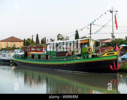 Tamata a Boat Shop and cafe on the Canal du Midi, Le Somail, Languedoc-Roussillon, France Stock Photo