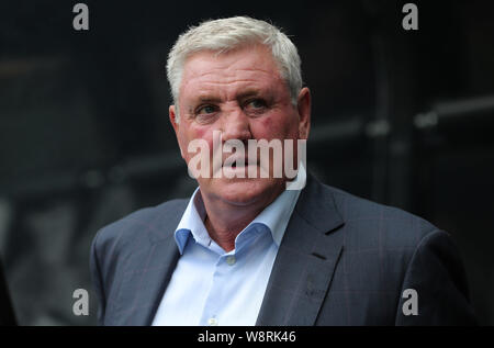 Newcastle Upon Tyne, UK. 11th August, 2019. STEVE BRUCE, STEVE AGNEW, NEWCASTLE UNITED FC V ARSENAL FC  PREMIER LEAGUE, 2019 Credit: Allstar Picture Library/Alamy Live News Stock Photo
