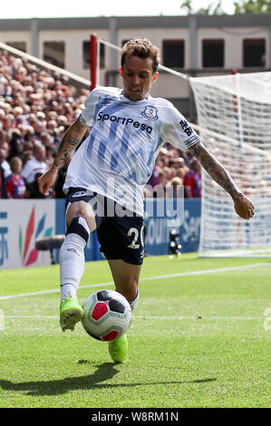 London, UK. 10th Aug, 2019. Bernard of Everton in action during the Premier League match between Crystal Palace and Everton at Selhurst Park, London, England on 10 August 2019. Photo by Ken Sparks. Editorial use only, license required for commercial use. No use in betting, games or a single club/league/player publications. Credit: UK Sports Pics Ltd/Alamy Live News Stock Photo