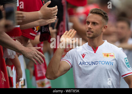 Halberstadt, Germany. 11th Aug, 2019. Soccer: DFB Cup, Germania Halberstadt - 1st FC Union Berlin, 1st round in Friedensstadion. Berlin's Keven Schlotterbeck claps his hands after the game with fans. Credit: Swen Pförtner/dpa - IMPORTANT NOTE: In accordance with the requirements of the DFL Deutsche Fußball Liga or the DFB Deutscher Fußball-Bund, it is prohibited to use or have used photographs taken in the stadium and/or the match in the form of sequence images and/or video-like photo sequences./dpa/Alamy Live News Stock Photo