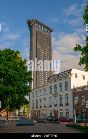 The Dutch take on The Flatiron (De Strijkijzer) Building on New York’s 175 Fifth Avenue and completed in 1902. The Hague Tower constructed between 200 Stock Photo