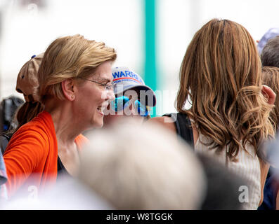 Presidential Candidate Senator Elizabeth Warren speaks during a ...