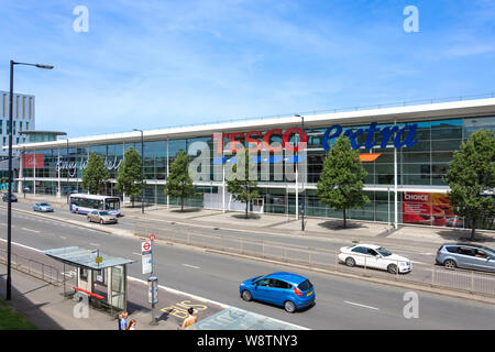 Tesco Extra supermarket, Wellington Street, Slough, Berkshire, England, United Kingdom Stock Photo