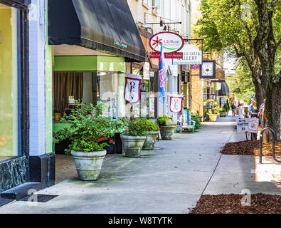 SHELBY, NC, USA-9 AUGUST 2019: A colorful street in downtown Shelby, across from the old courthouse/Earl Scruggs Center. Stock Photo