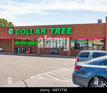 CHERRYVILLE, NC, USA-9 AUGUST 2019: A Dollar Tree store and parking lot. Stock Photo