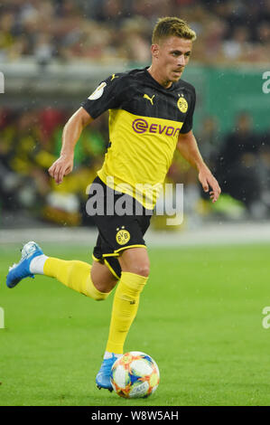 Dusseldorf, Germany. 9th Aug, 2019. Thorgan Hazard (Dortmund), August 9, 2019 - Football/Soccer : DFB Cup 1st round match between KFC Uerdingen 05 0-2 Borussia Dortmund at Merkur Spiel Arena in Dusseldorf, Germany. Credit: Itaru Chiba/AFLO/Alamy Live News Stock Photo