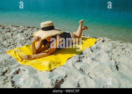 Sunbathing blanket hot sale