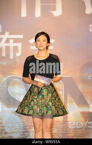 Chinese actress Zhang Ziyi poses during a press conference for her new movie 'The Crossing' in Chengdu city, southwest Chinas Sichuan province, 26 Nov Stock Photo