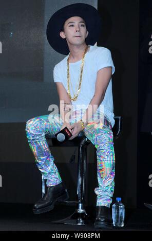 g-dragon-of-south-korean-boy-