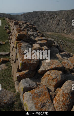 View of the relic of the Great Wall of Qin Dynasty in Guyang county, Baotou city, north Chinas Inner Mongolia Autonomous Region, 7 September 2008. Stock Photo