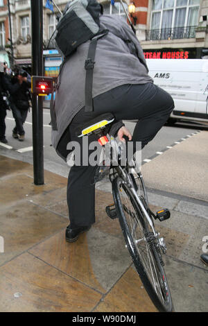 London Mayor Boris Johnson on his bike in London 2009 Stock Photo