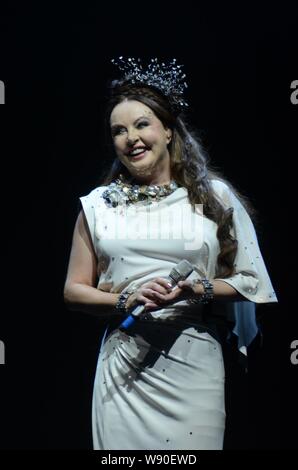 English classical soprano Sarah Brightman smiles during a concert in Shanghai, China, 21 January 2014. Stock Photo