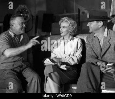 JOSEPH COTTEN , MARILYN MONROE and HENRY HATHAWAY in NIAGARA (1953), directed by HENRY HATHAWAY. Credit: 20TH CENTURY FOX / Album Stock Photo