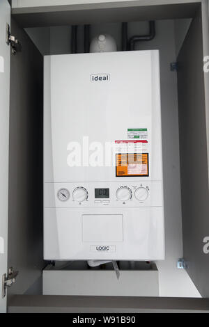 Kitchen wall mounted ideal logic combi esp1 35 boiler Stock Photo