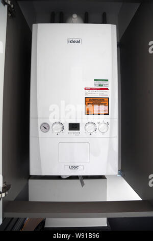 Kitchen wall mounted ideal logic combi esp1 35 boiler Stock Photo