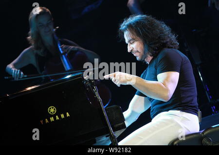 Yanni: Voyage 5/8/11 (live from soundcheck) - YouTube