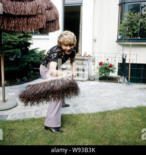 Homestory des deutschen Tänzer, Musiker, Schauspieler und Choreograf Herbert F. Schubert, ca. 1970. Homestory of the German dancer, musician, actor and choreographer Herbert F. Schubert, ca. 1970. Stock Photo