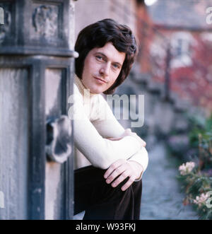 Der deutsche Schlagerstar Manuel Thaler beim offiziellen Fotoshooting zur Single 'Einmal wird es für immer sein', Deutschland 1974. Stock Photo
