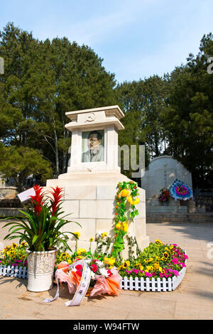 --FILE--The tomb of Ren Bishi, a military and political leader in the early Communist Party of China, is pictured at Babaoshan Revolutionary Cemetery Stock Photo